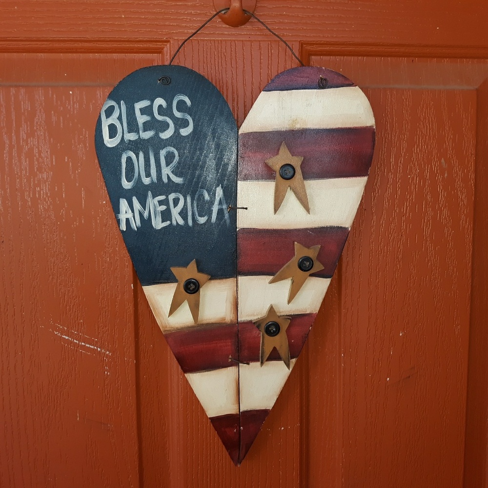Rustic Wooden Heart-Shaped Wall Plaque American Fl